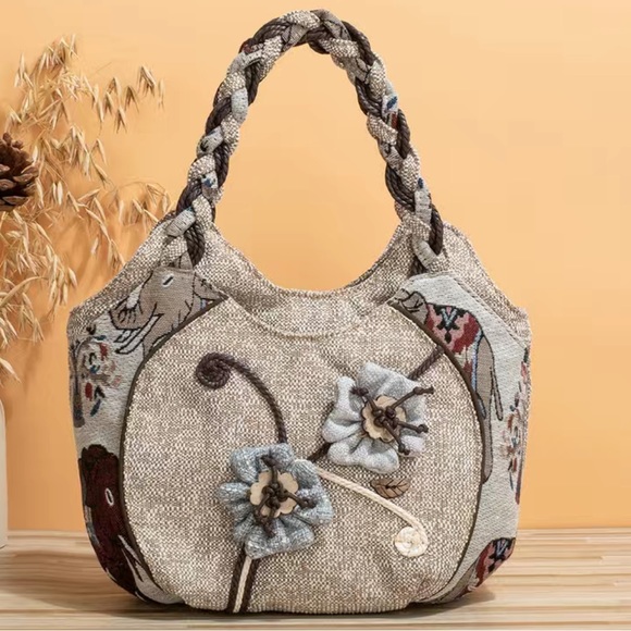 kristine’s closet Handbags - 🌿Vintage Style Floral Embroidered Bag Bohemian Shoulder Purse & Handbag